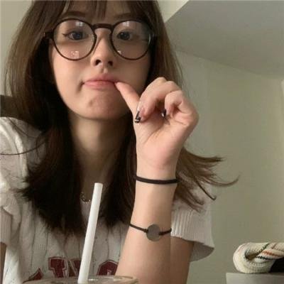 踮起脚尖靠近你